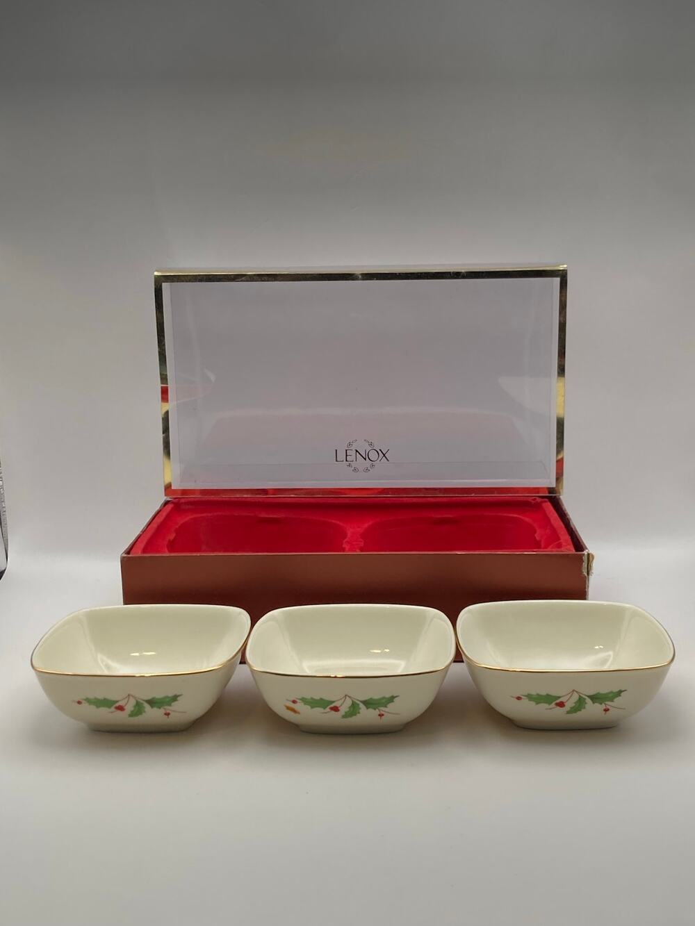 Lenox Holiday Holly Berry Dipping Bowls Set of 3 in Original Box *READ*
